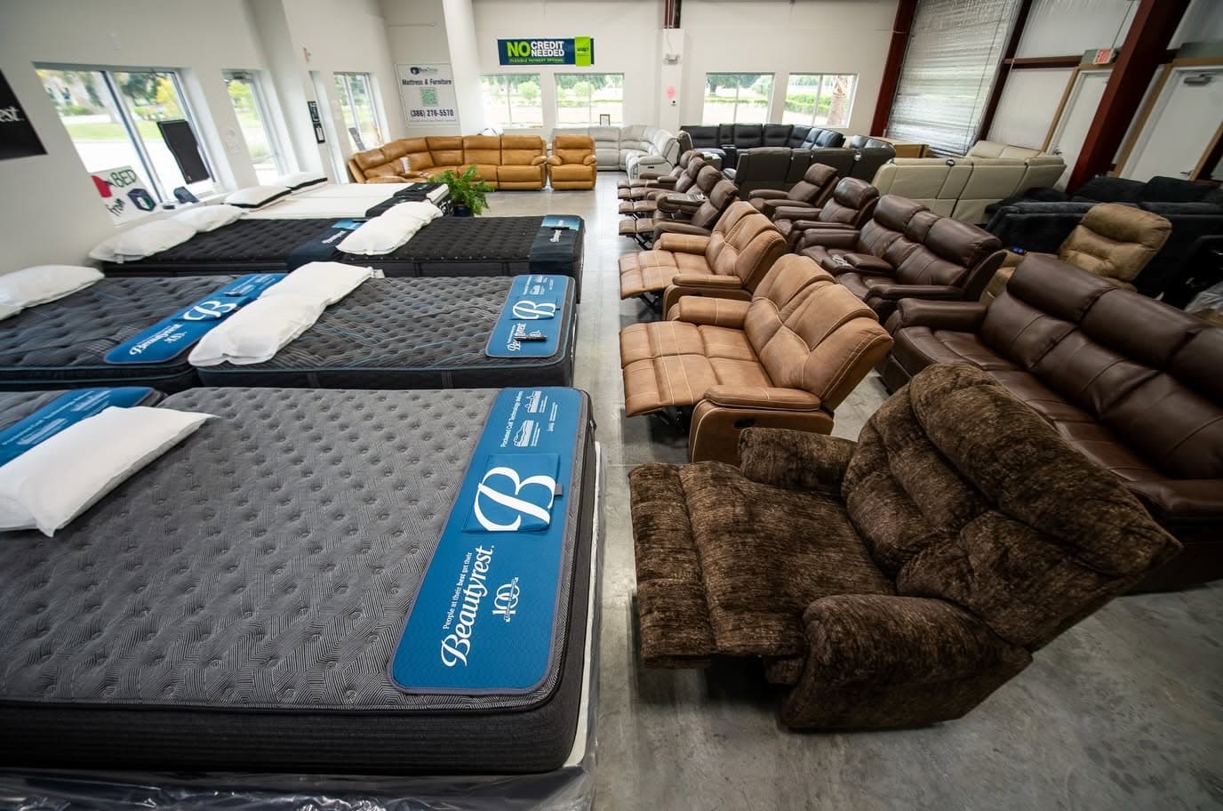 Sapphire Hybrid Premier, Sapphire Sleep at the BoxDrop Daytona Beach showroom on Fentress Blvd